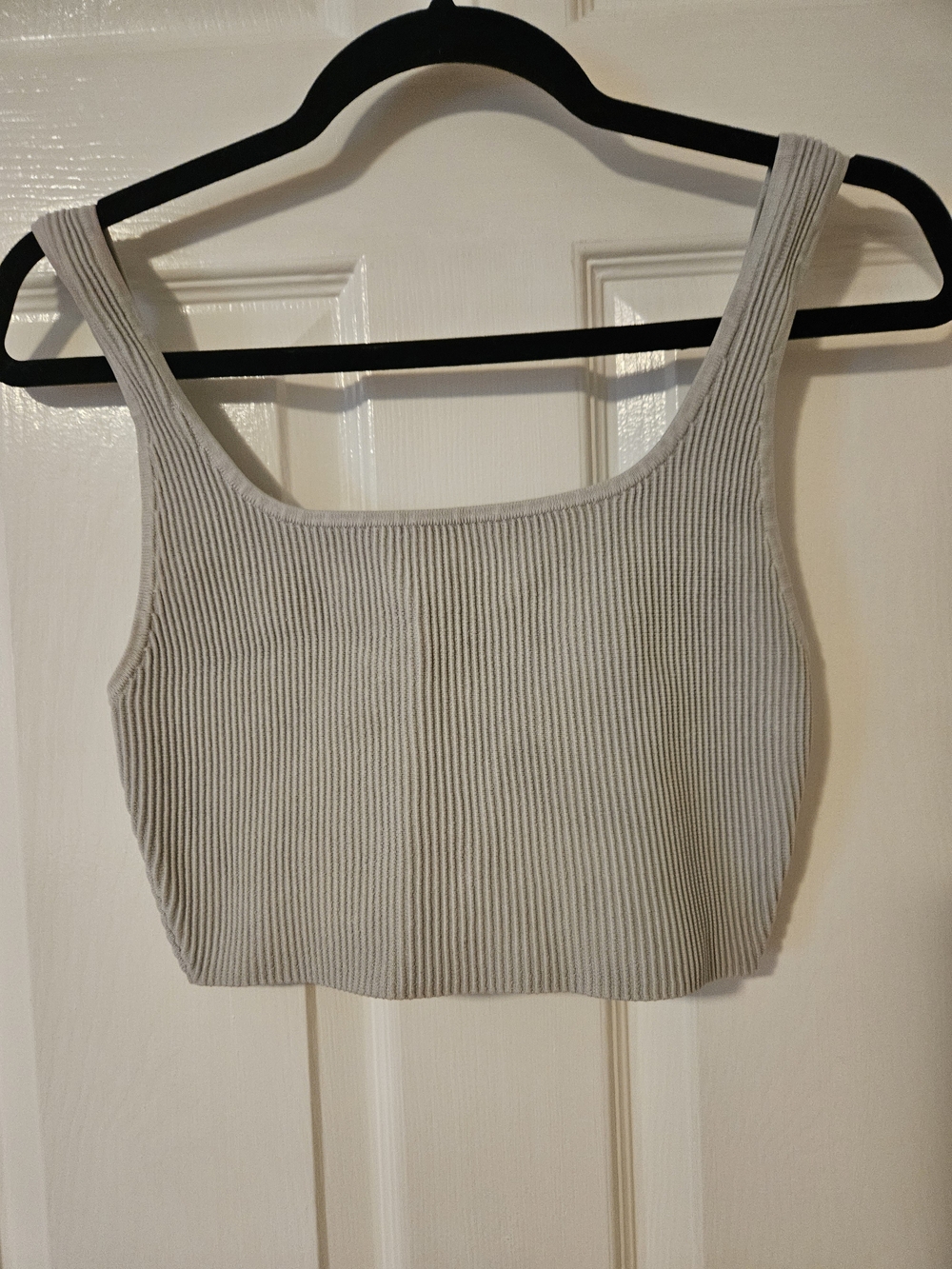 Babaton Ribbed Cropped Tank Top Size Medium - Picture 2 of 5